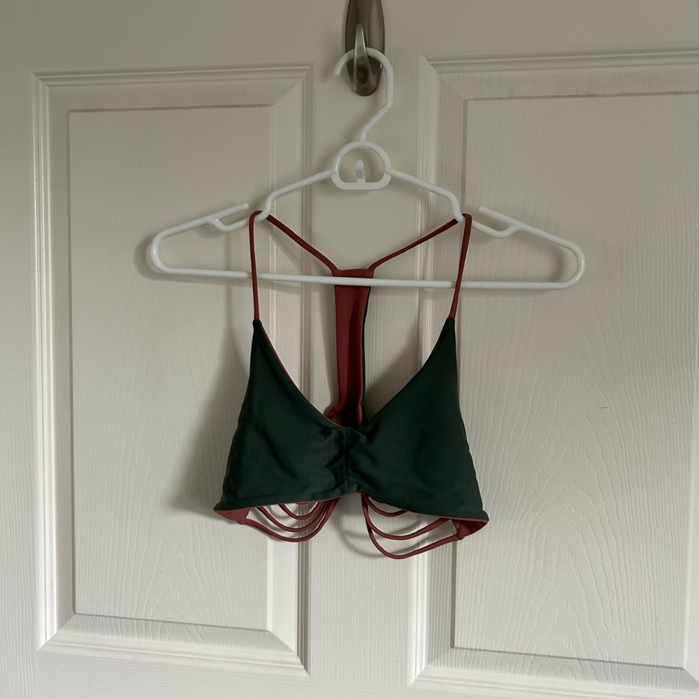 Reversible bikini top